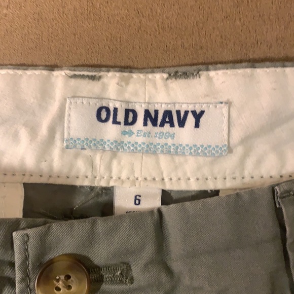 Old Navy Green Shorts NWOT - Picture 3 of 5